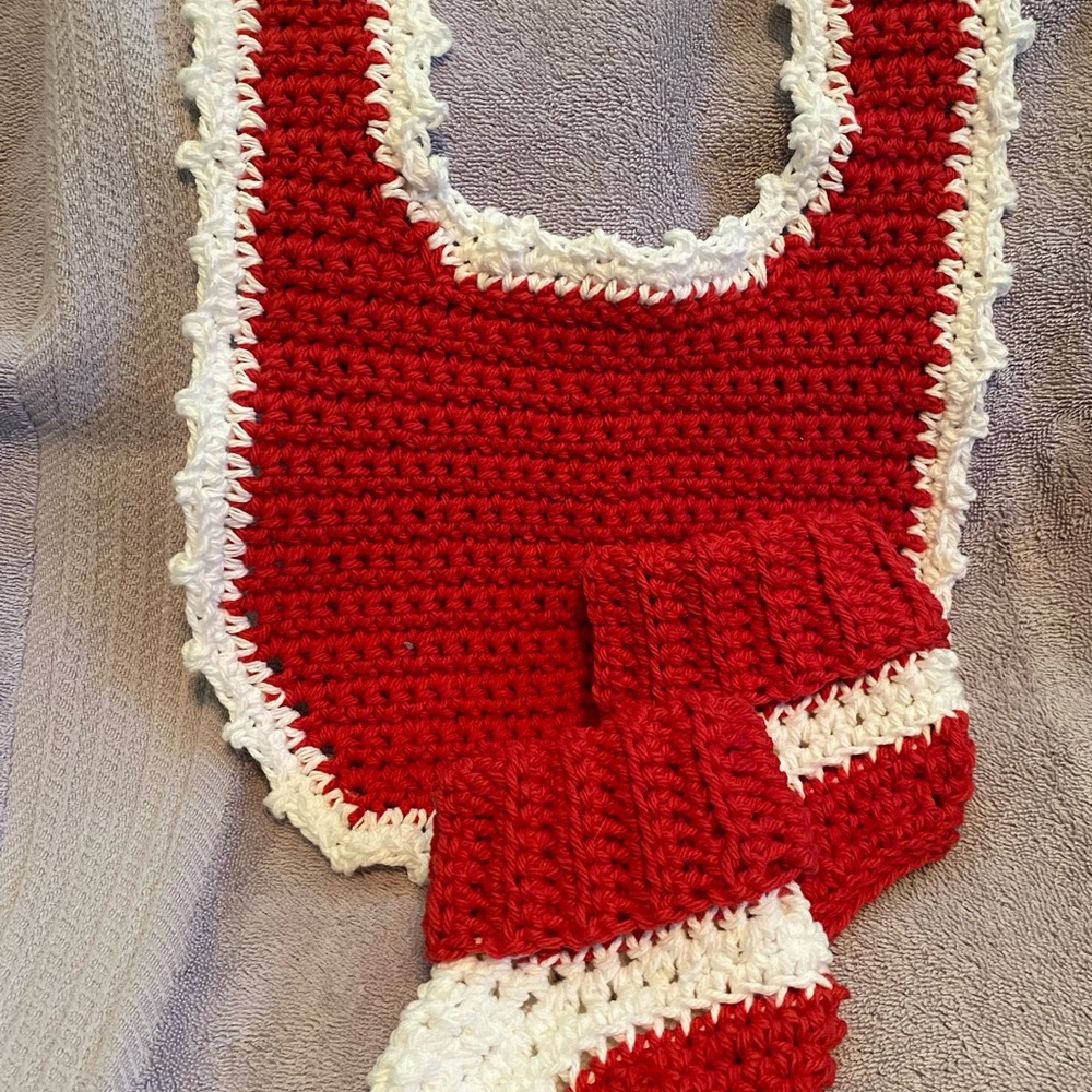 ALL 7days ! Bib and booties set.